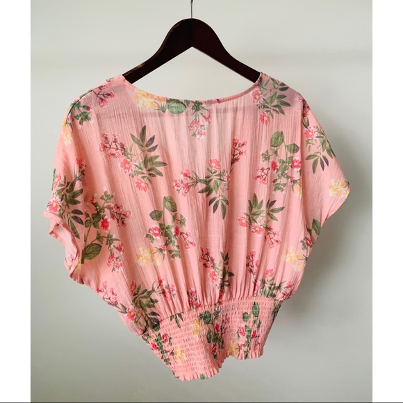 Floral short sleeve crop top - Picture 2 of 3